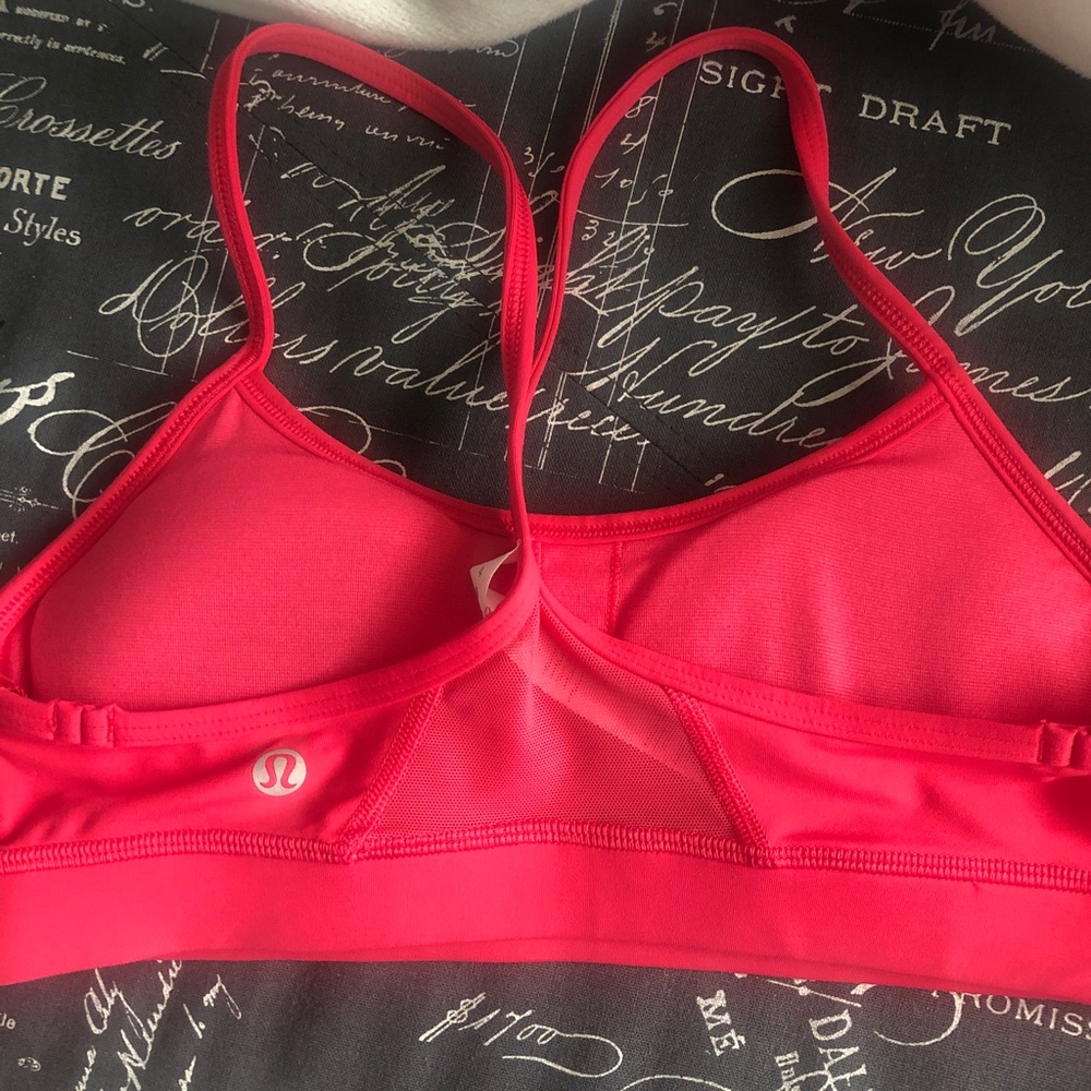 Lululemon sports bra size 4